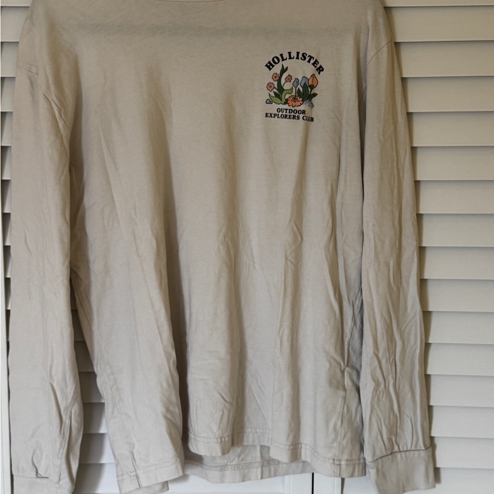 Hollister Beige Graphic Crewneck Sweater - Picture 2 of 3